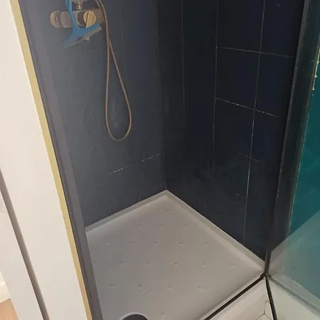 Appartement With Kitchenette And Bathroom Parijs